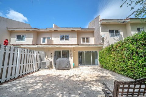 Adosado en venta en Miami, Florida, 3 dormitorios, 149.57 m2 № 1352182 - foto 16