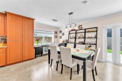 Casa en venta en Miami, Florida, 3 dormitorios, 158.21 m2 № 1352098 - foto 17