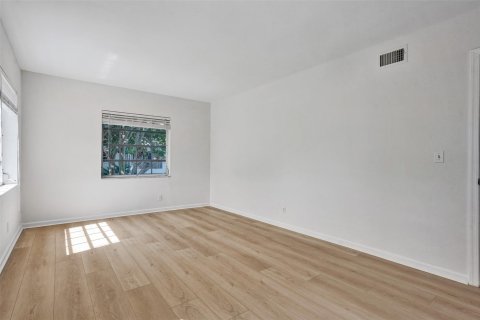 Condo in Fort Lauderdale, Florida, 2 bedrooms  № 1188746 - photo 4