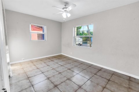 House in North Lauderdale, Florida 3 bedrooms, 91.97 sq.m. № 1188697 - photo 4