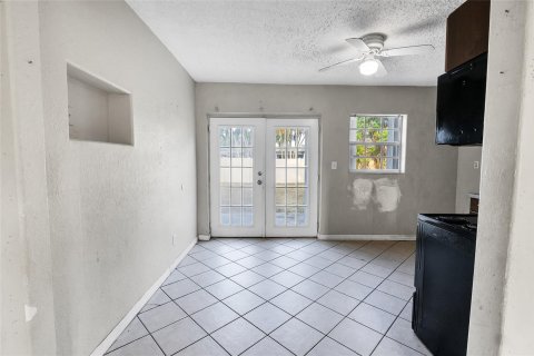 House in North Lauderdale, Florida 3 bedrooms, 91.97 sq.m. № 1188697 - photo 12