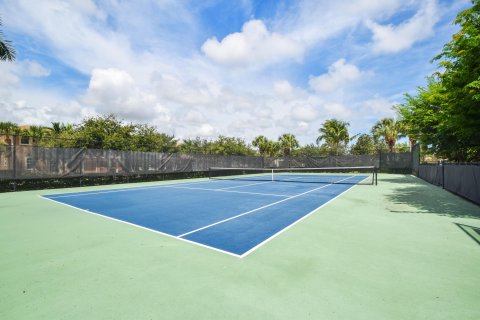 House in Jupiter, Florida 5 bedrooms, 228.82 sq.m. № 1188736 - photo 1