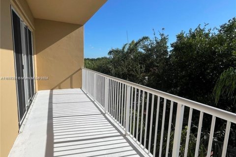 Condo in Dania Beach, Florida, 2 bedrooms  № 1238759 - photo 9