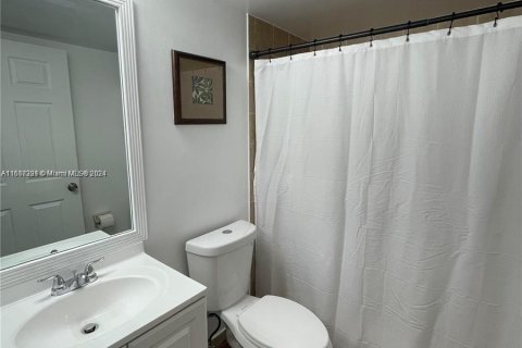 Condo in Dania Beach, Florida, 2 bedrooms  № 1238759 - photo 5