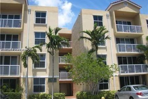 Condo in Dania Beach, Florida, 2 bedrooms  № 1238759 - photo 1