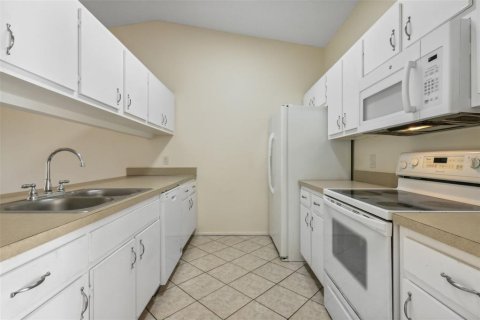 Townhouse in Orlando, Florida 2 bedrooms, 110.37 sq.m. № 1337166 - photo 14