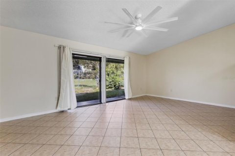 Townhouse in Orlando, Florida 2 bedrooms, 110.37 sq.m. № 1337166 - photo 15