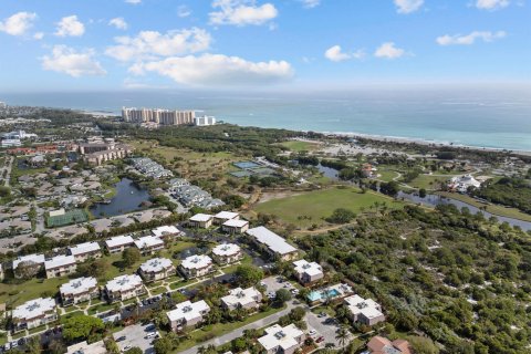 Townhouse in Jupiter, Florida 2 bedrooms, 119.66 sq.m. № 991794 - photo 21