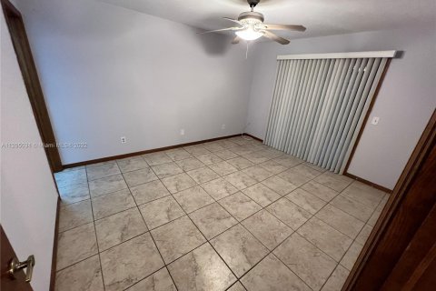 House in Port St. Lucie, Florida 3 bedrooms, 142.7 sq.m. № 873622 - photo 16