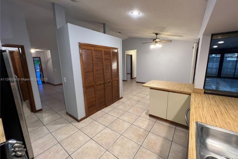 Casa en venta en Port St. Lucie, Florida, 3 dormitorios, 142.7 m2 № 873622 - foto 8