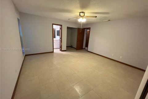 Casa en venta en Port St. Lucie, Florida, 3 dormitorios, 142.7 m2 № 873622 - foto 23