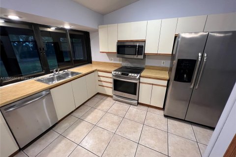 Casa en venta en Port St. Lucie, Florida, 3 dormitorios, 142.7 m2 № 873622 - foto 3