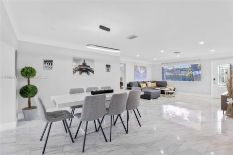 Villa ou maison à vendre à Fort Lauderdale, Floride: 4 chambres, 184.32 m2 № 873579 - photo 11