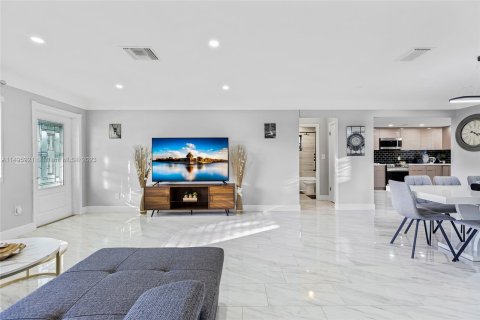 Villa ou maison à vendre à Fort Lauderdale, Floride: 4 chambres, 184.32 m2 № 873579 - photo 5