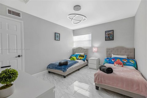 Villa ou maison à vendre à Fort Lauderdale, Floride: 4 chambres, 184.32 m2 № 873579 - photo 28