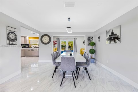 Villa ou maison à vendre à Fort Lauderdale, Floride: 4 chambres, 184.32 m2 № 873579 - photo 7