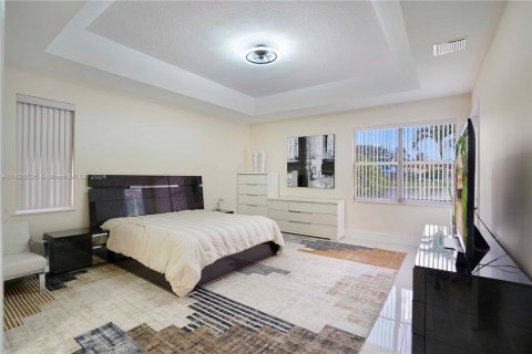 Villa ou maison à vendre à Pembroke Pines, Floride: 5 chambres, 310.76 m2 № 1281307 - photo 4