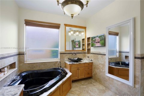 Villa ou maison à vendre à Pembroke Pines, Floride: 5 chambres, 310.76 m2 № 1281307 - photo 10