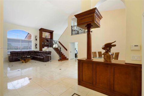 Villa ou maison à vendre à Pembroke Pines, Floride: 5 chambres, 310.76 m2 № 1281307 - photo 29