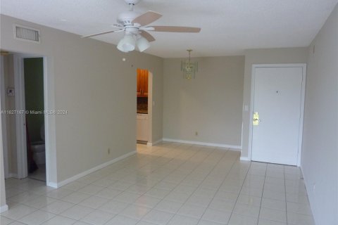 Copropriété à vendre à Pompano Beach, Floride: 1 chambre, 61.97 m2 № 1281309 - photo 13