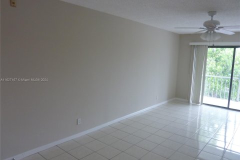 Copropriété à vendre à Pompano Beach, Floride: 1 chambre, 61.97 m2 № 1281309 - photo 10