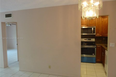 Copropriété à vendre à Pompano Beach, Floride: 1 chambre, 61.97 m2 № 1281309 - photo 9