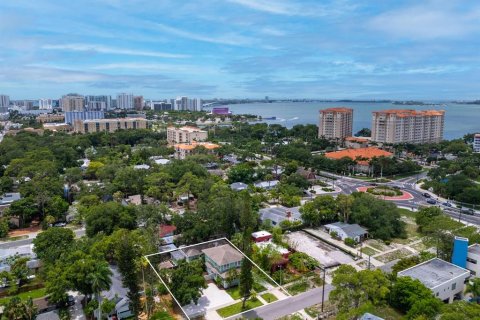 Villa ou maison à vendre à Sarasota, Floride: 6 chambres, 304.81 m2 № 1277470 - photo 2