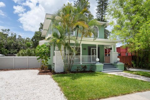 House in Sarasota, Florida 6 bedrooms, 304.81 sq.m. № 1277470 - photo 8