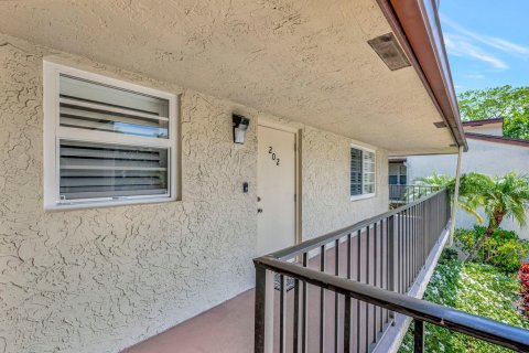 Condo in Tamarac, Florida, 2 bedrooms  № 1207495 - photo 1