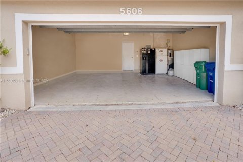 House in Coral Springs, Florida 5 bedrooms № 1095035 - photo 20