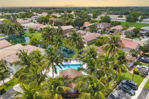 Villa ou maison à vendre à Coral Springs, Floride: 5 chambres № 1095035 - photo 25