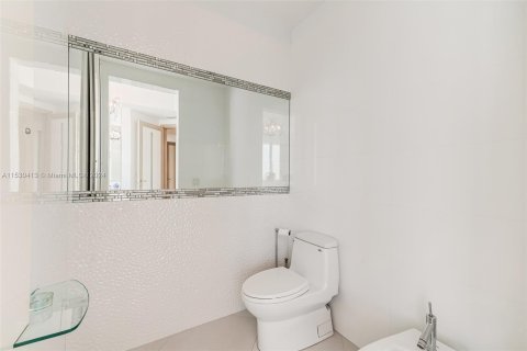 Condo in Hollywood, Florida, 5 bedrooms  № 1000157 - photo 24