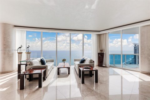 Copropriété à vendre à Hollywood, Floride: 5 chambres, 472.5 m2 № 1000157 - photo 1