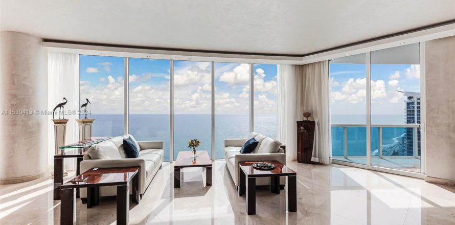 Condominio en Hollywood, Florida, 5 dormitorios  № 1000157