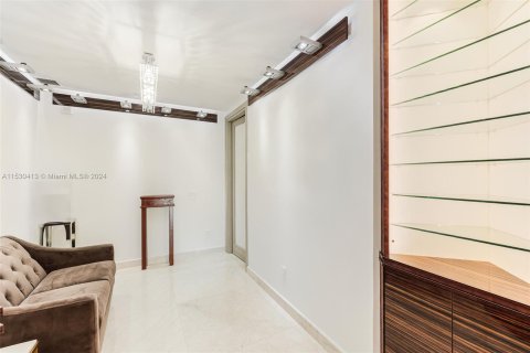 Condo in Hollywood, Florida, 5 bedrooms  № 1000157 - photo 15