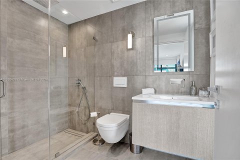 Condo in Miami Beach, Florida, 3 bedrooms  № 1000156 - photo 24