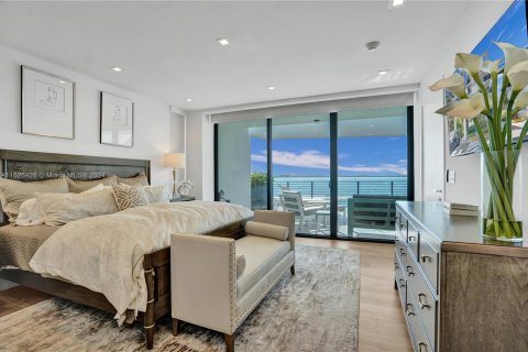 Condo in Miami Beach, Florida, 3 bedrooms  № 1000156 - photo 18