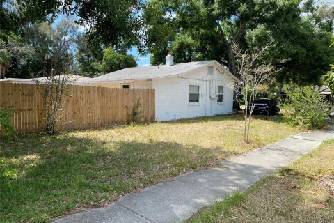 House in Tampa, Florida 2 bedrooms, 86.4 sq.m. № 1426990 - photo 3