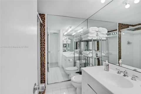 Copropriété à vendre à Miami Beach, Floride: 2 chambres, 96.62 m2 № 1306099 - photo 12