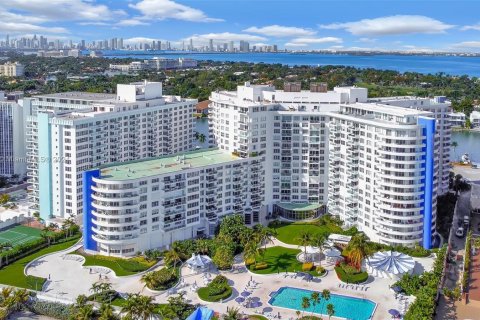 Copropriété à vendre à Miami Beach, Floride: 2 chambres, 96.62 m2 № 1306099 - photo 1