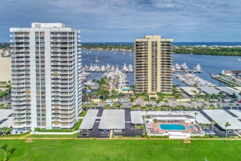 Condominio en venta en North Palm Beach, Florida, 3 dormitorios, 230.21 m2 № 862559 - foto 19