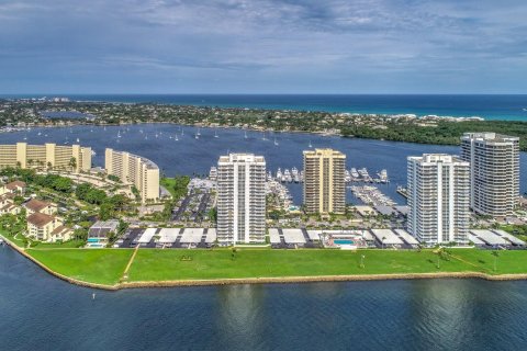 Condominio en venta en North Palm Beach, Florida, 3 dormitorios, 230.21 m2 № 862559 - foto 13