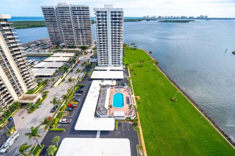 Condominio en venta en North Palm Beach, Florida, 3 dormitorios, 230.21 m2 № 862559 - foto 24