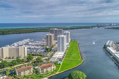 Condominio en venta en North Palm Beach, Florida, 3 dormitorios, 230.21 m2 № 862559 - foto 10