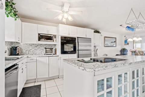 Condominio en venta en Lauderdale-by-the-Sea, Florida, 2 dormitorios, 93.09 m2 № 862555 - foto 21