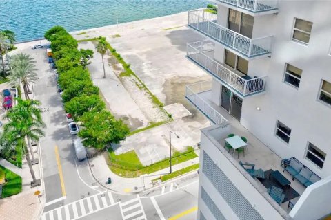 Copropriété à vendre à Miami, Floride: 3 chambres, 114.46 m2 № 972553 - photo 2