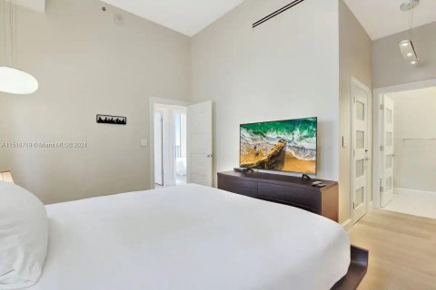 Condo in Miami, Florida, 3 bedrooms  № 972553 - photo 17