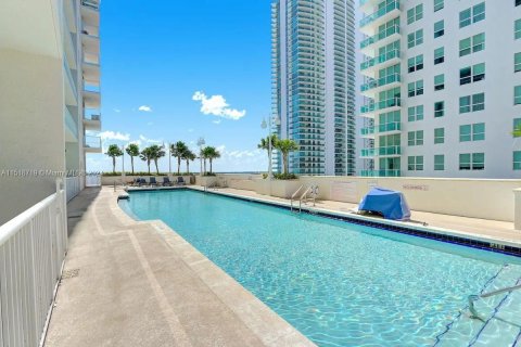 Condominio en venta en Miami, Florida, 3 dormitorios, 114.46 m2 № 972553 - foto 30