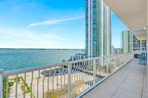 Copropriété à vendre à Miami, Floride: 3 chambres, 114.46 m2 № 972553 - photo 1