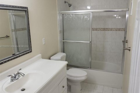 Townhouse in Miami Gardens, Florida 2 bedrooms, 103.12 sq.m. № 1167875 - photo 20